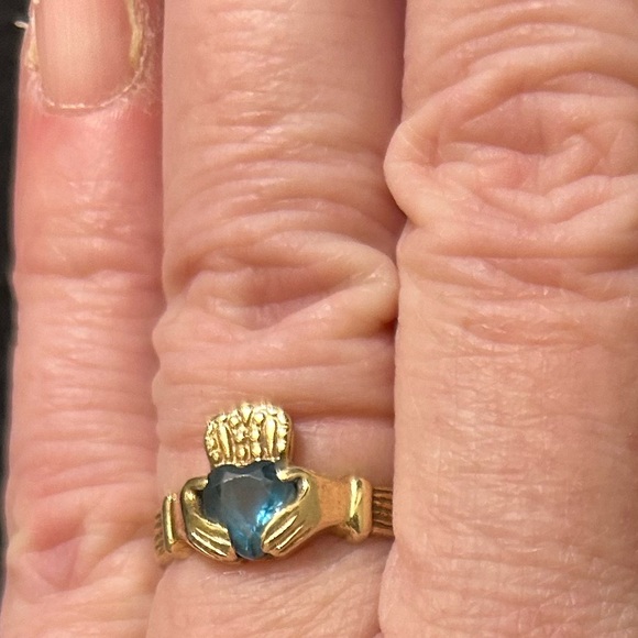 10K Yellow Gold Heart Shaped Blue Topaz Claddagh Irish Engagement Wedding Ring - Picture 4 of 16